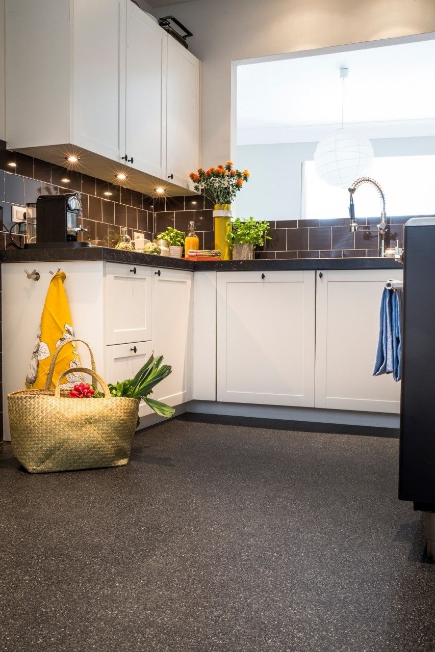 Concept - Sparkle Black